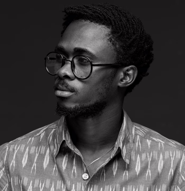 MWD - Homme noir portant des lunettes