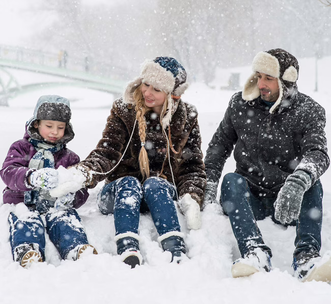 MWD - Family In the Snow