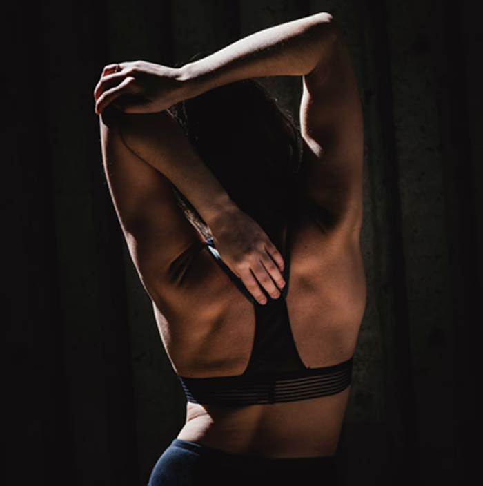 MWD Dama practicando yoga