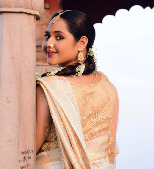 MWD - Young Beautiful Lady with Gold Jewelry
