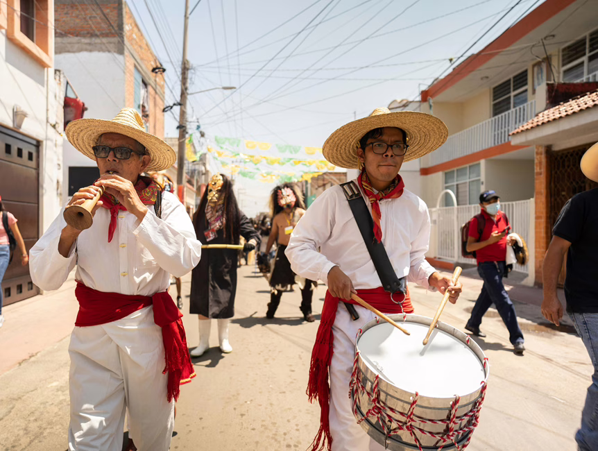 MWD - A Parade On Mexican Streets